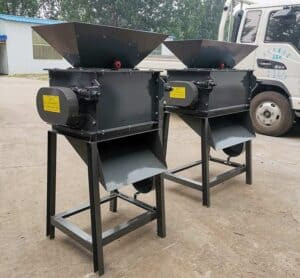 Roller Type Farming Breeding Feed Corn Granule Grinder Machine Roller Type Farming Breeding Feed Corn Granule Grinder Machine